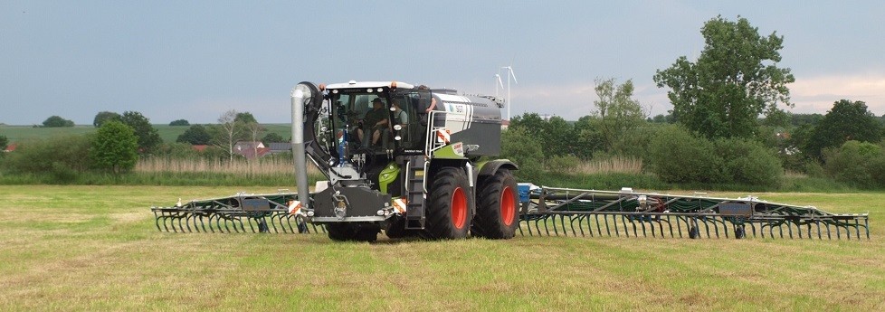 SGT Gülleaufbau Claas Xerion